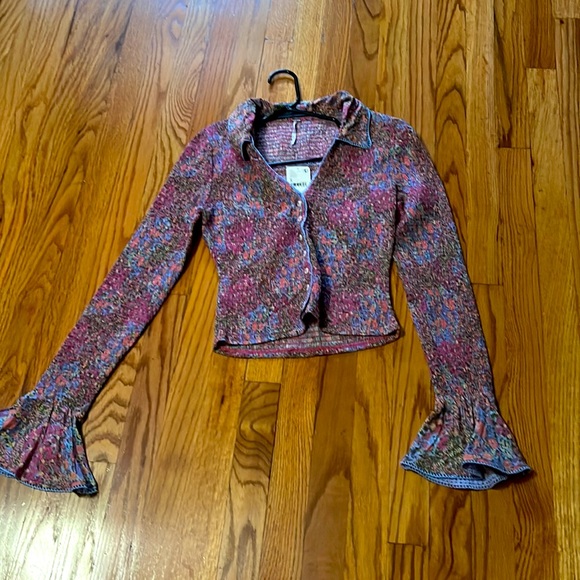 Free People beauty! Amelia blouse sold out! - Picture 2 of 4